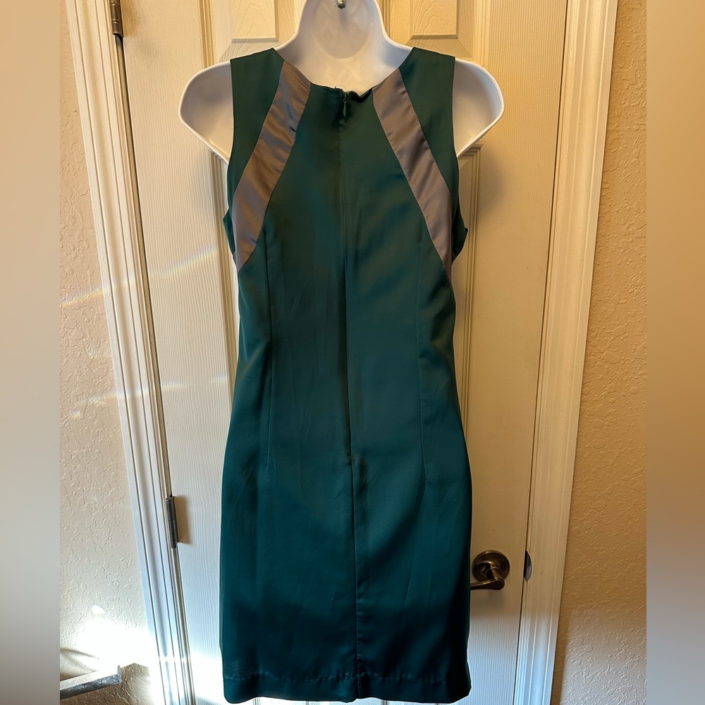 Super cute emerald green dress - Picture 3 of 4